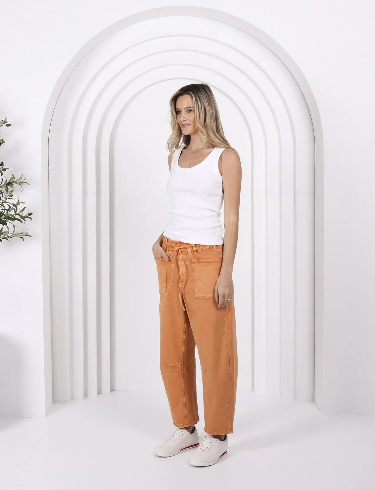 LEO BARREL JEANS