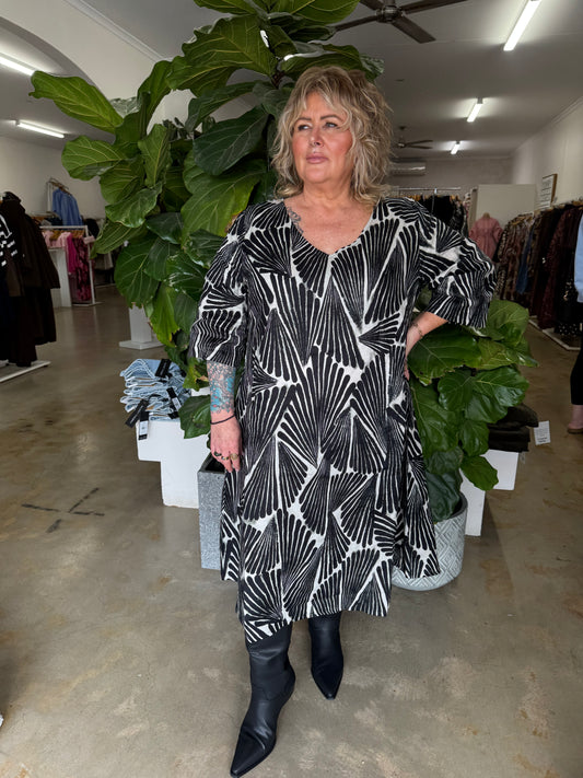 GA526 LINEN DRESS