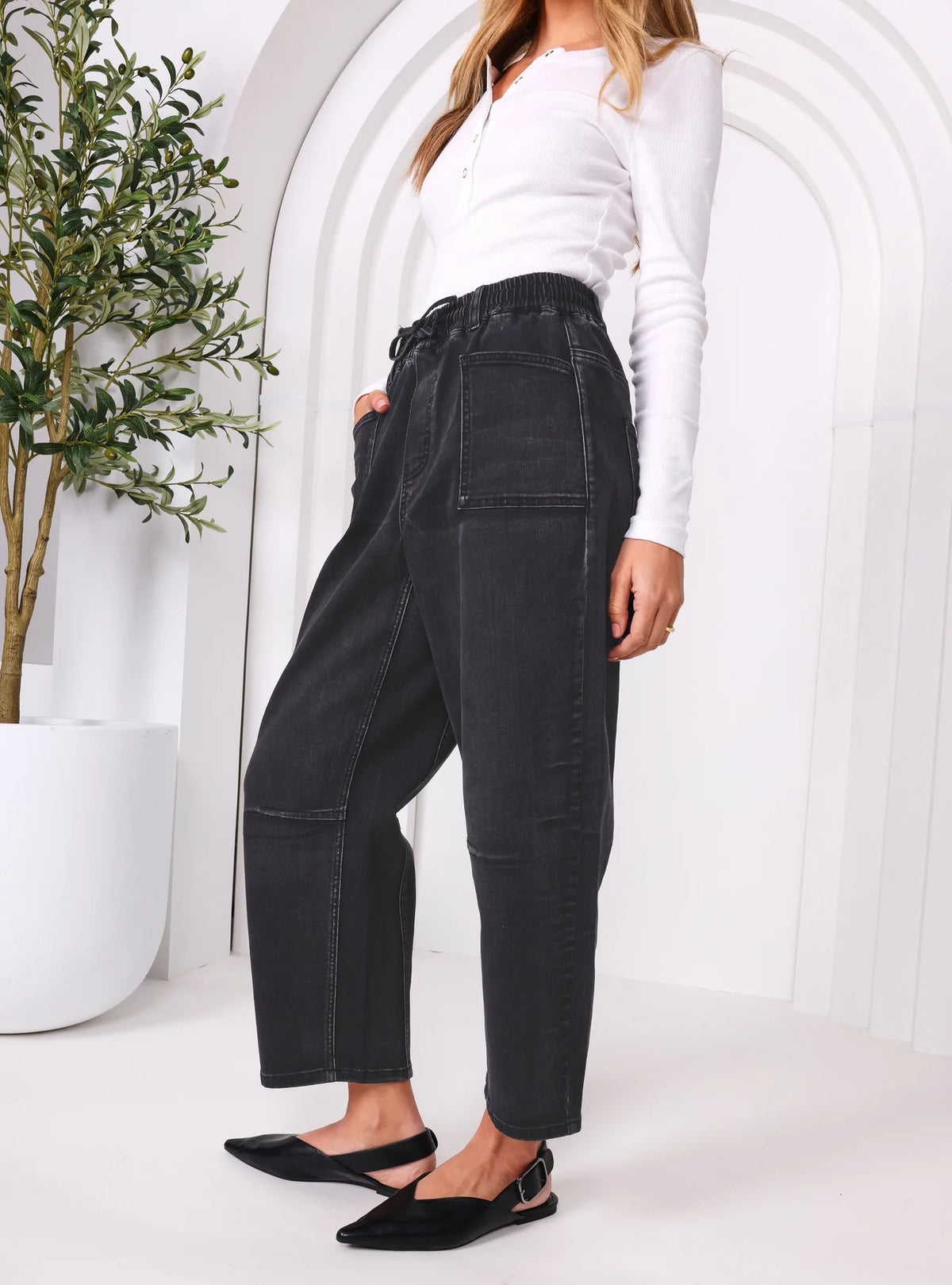 LEO BARREL JEANS