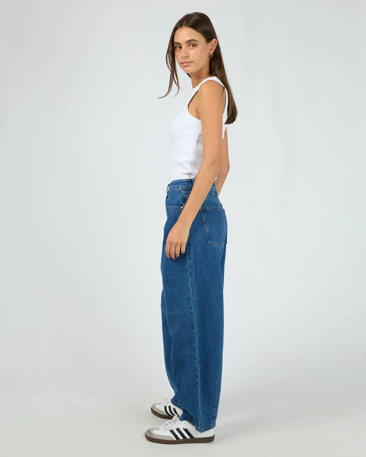 HALLIE BARREL LEG JEAN