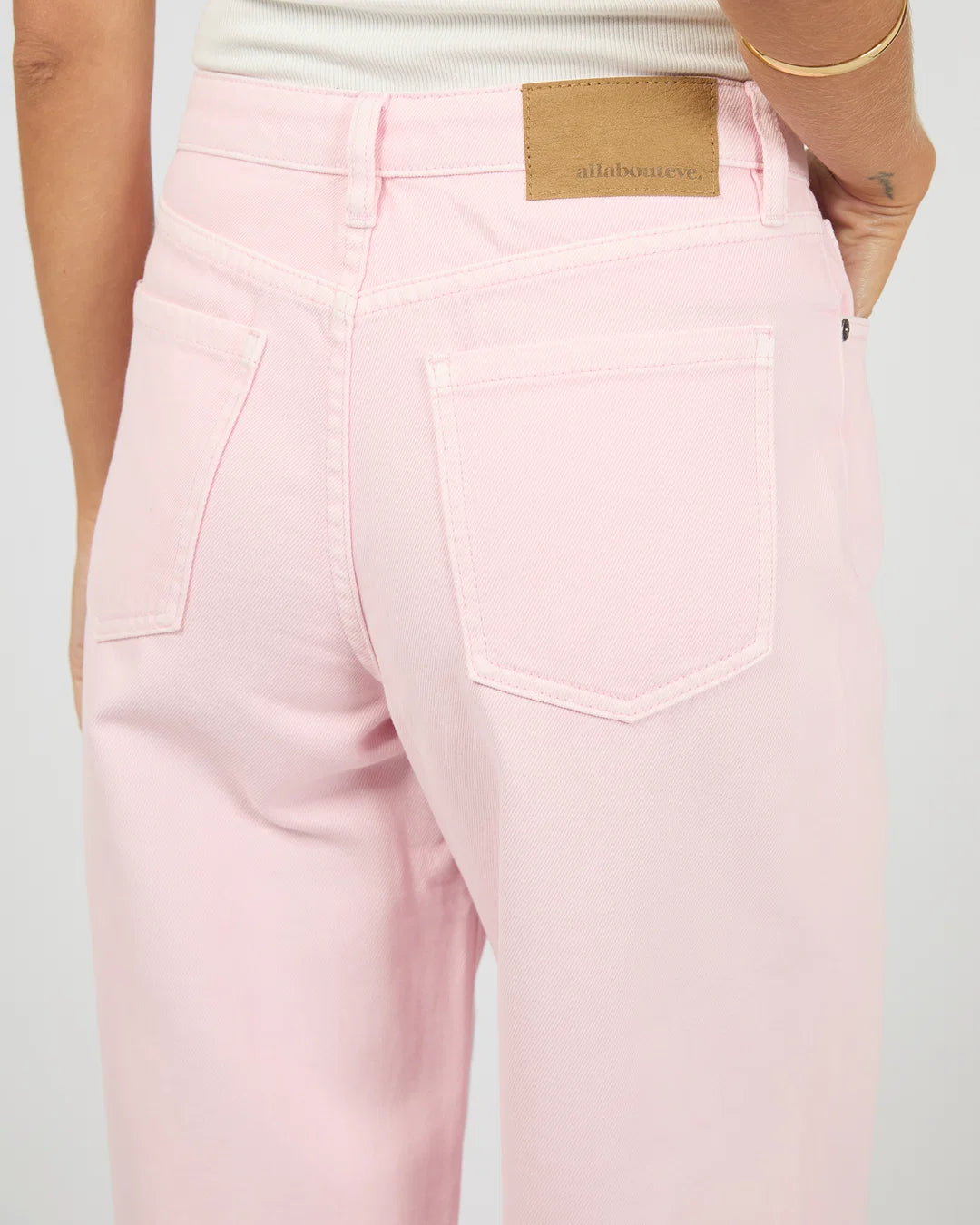 ZIA RELAXED STRAIGHT JEAN