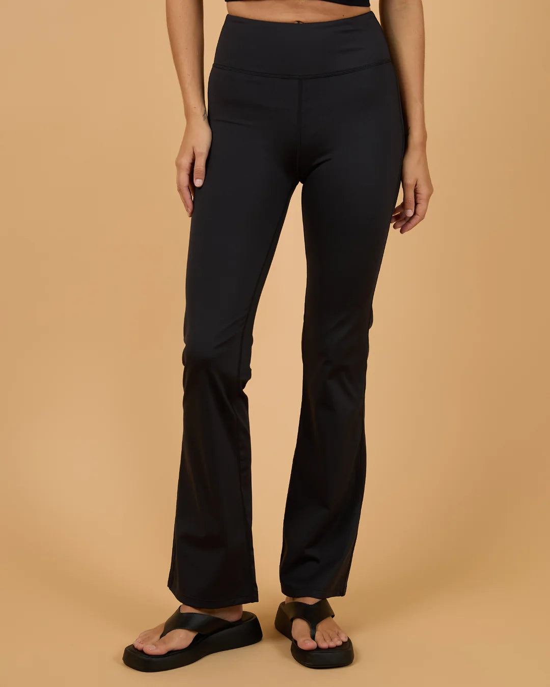 STUDIO FLARE PANT