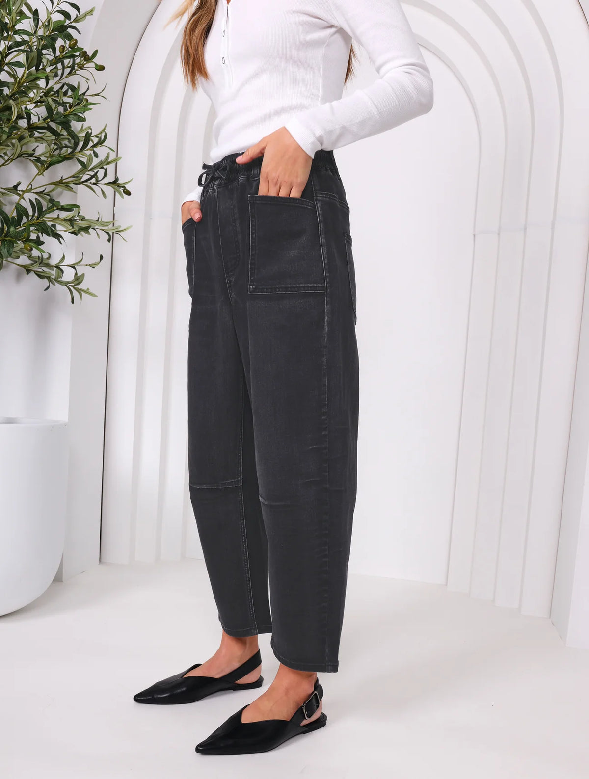 LEO BARREL JEANS