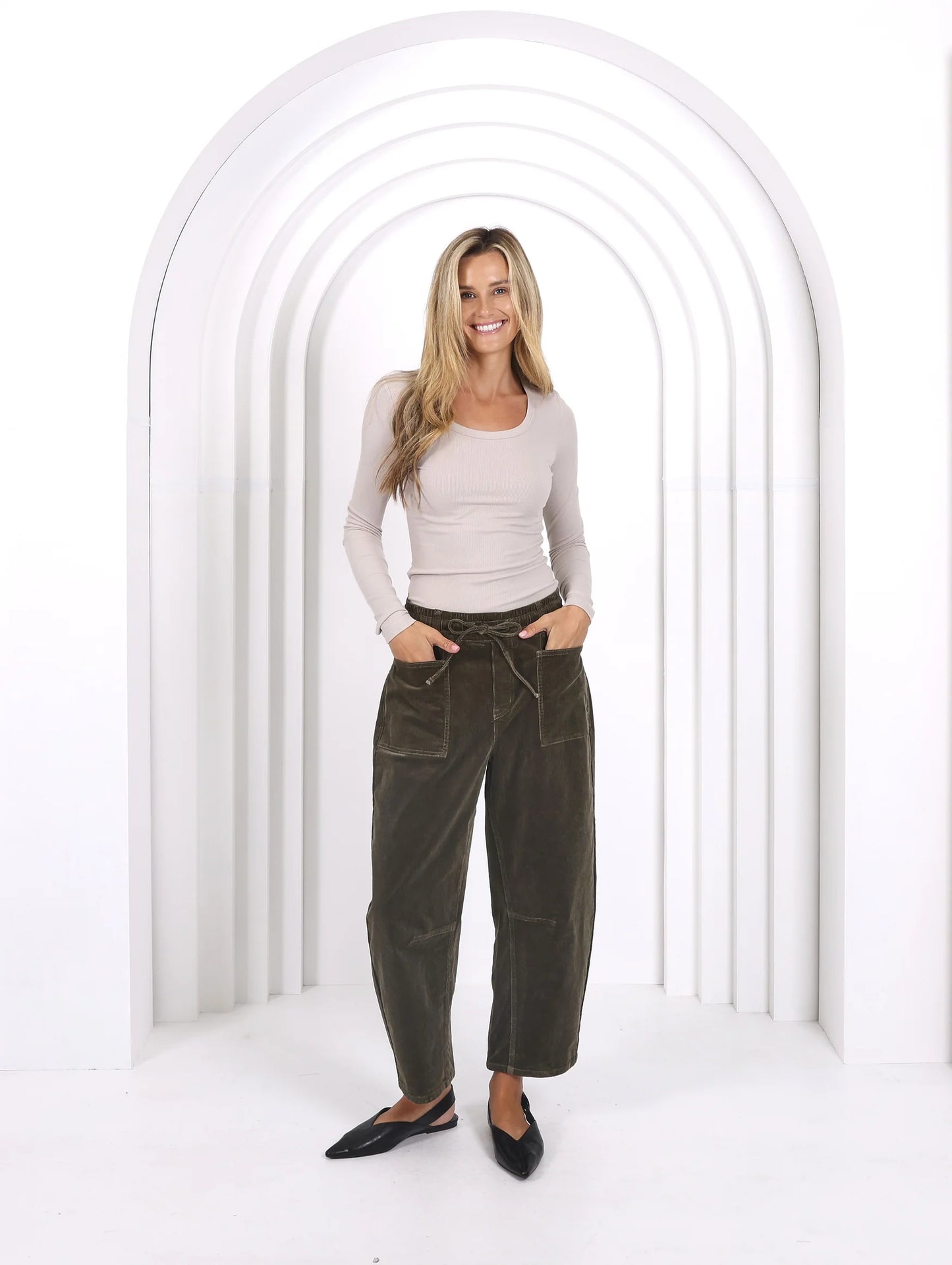 LEO BARREL CORDUROY