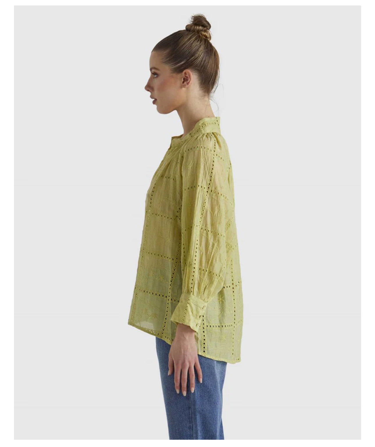 WHISPER TOP