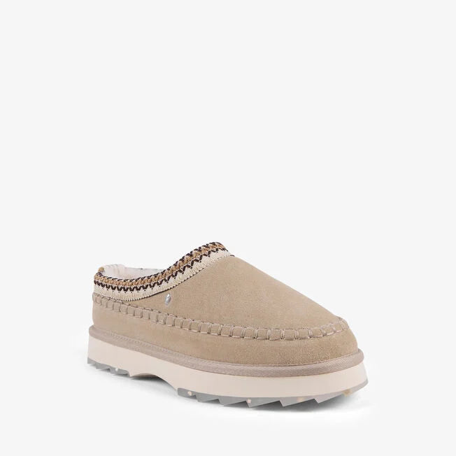 SHARKY ADVENTURE SCUFF