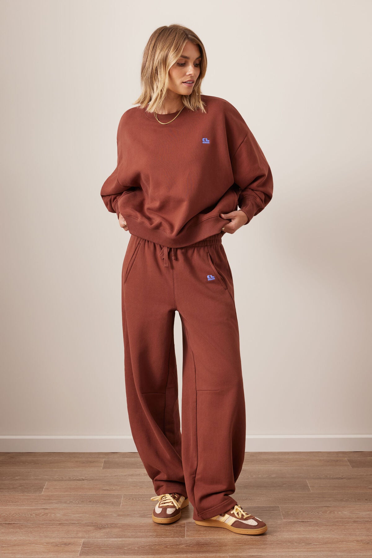 QUINN SLOUCHY CREW BURNT TOFFEE