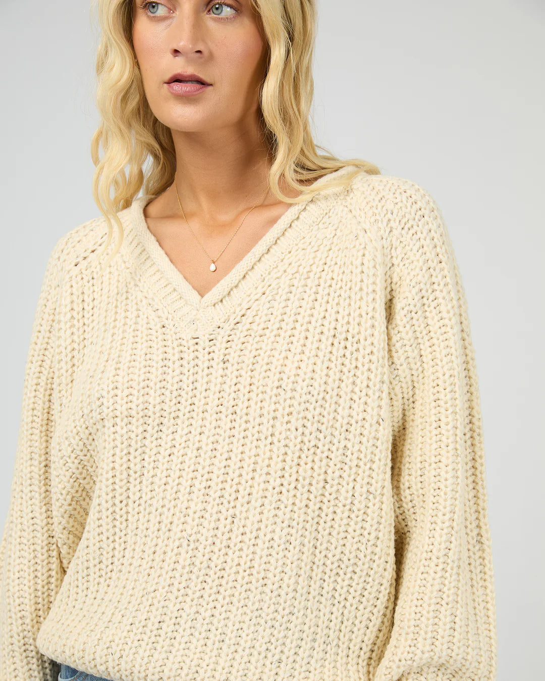 HALI V NECK KNIT
