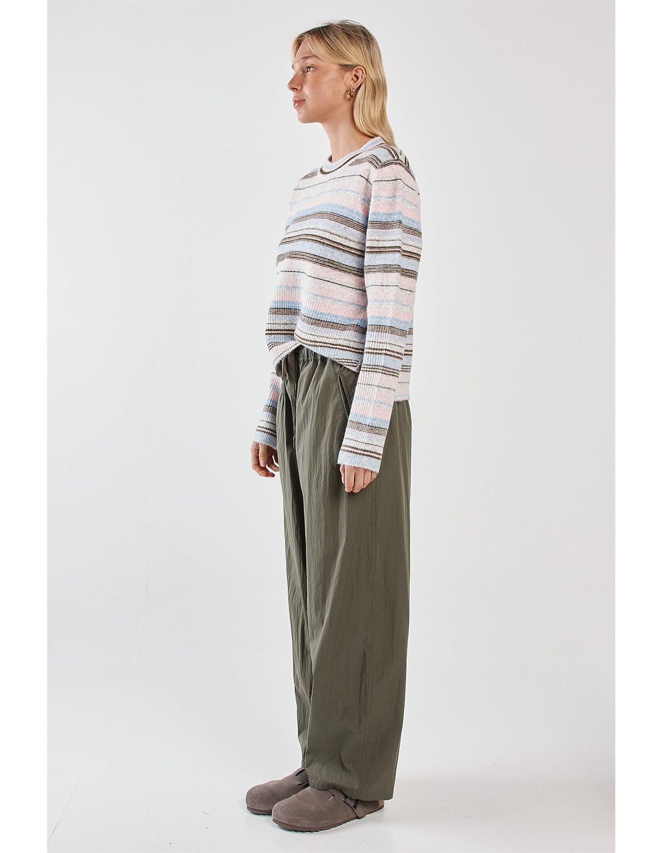 REIGN BARREL LEG CARGO