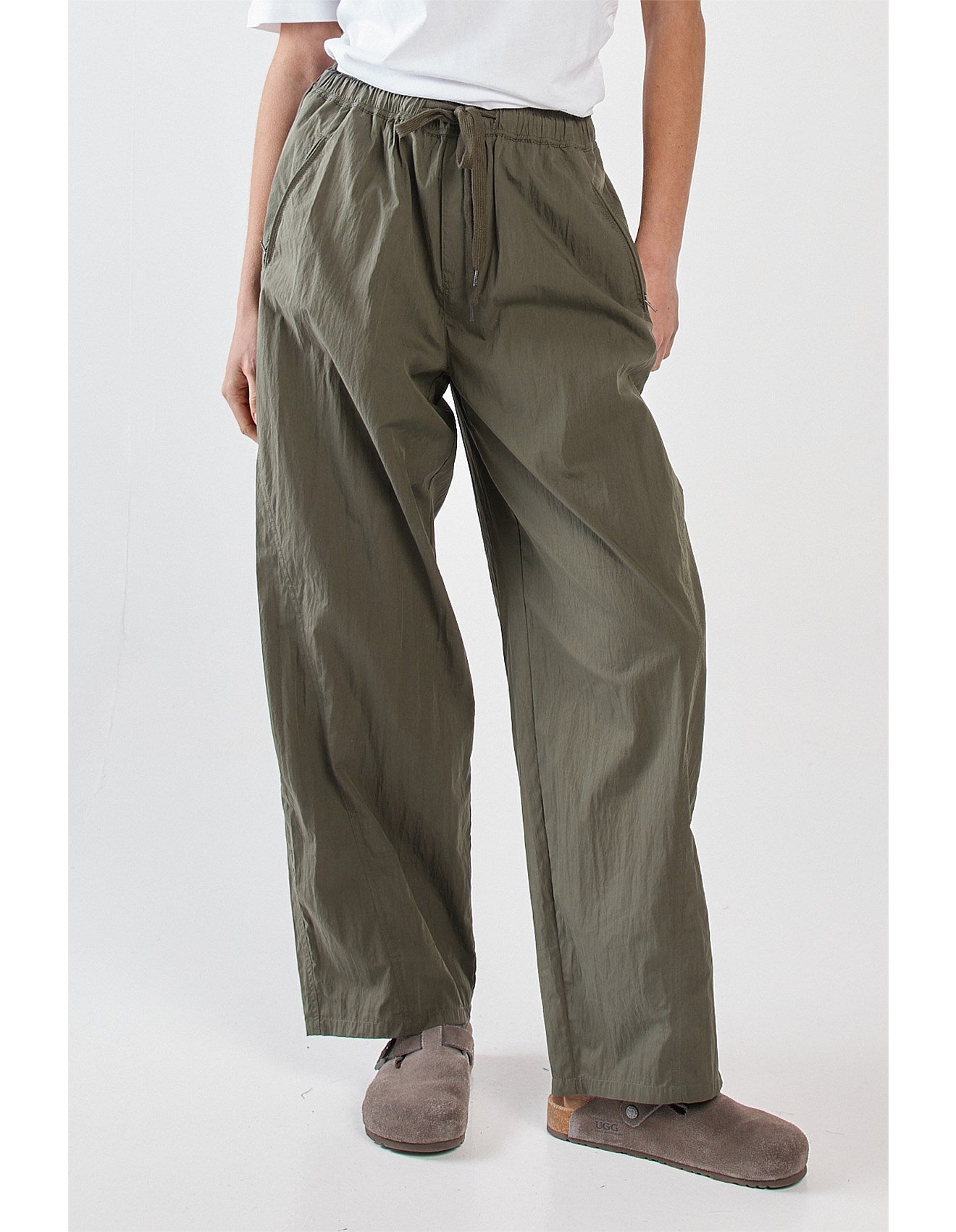 REIGN BARREL LEG CARGO