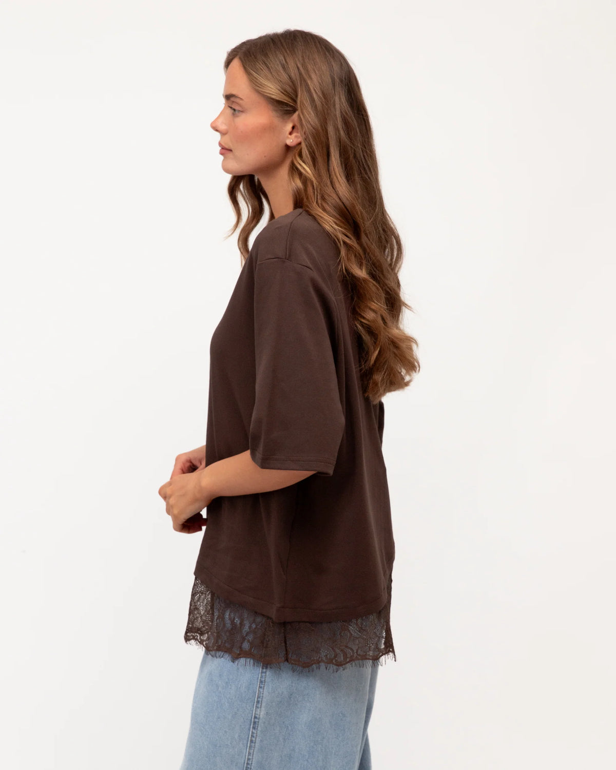LACE HEM TEE