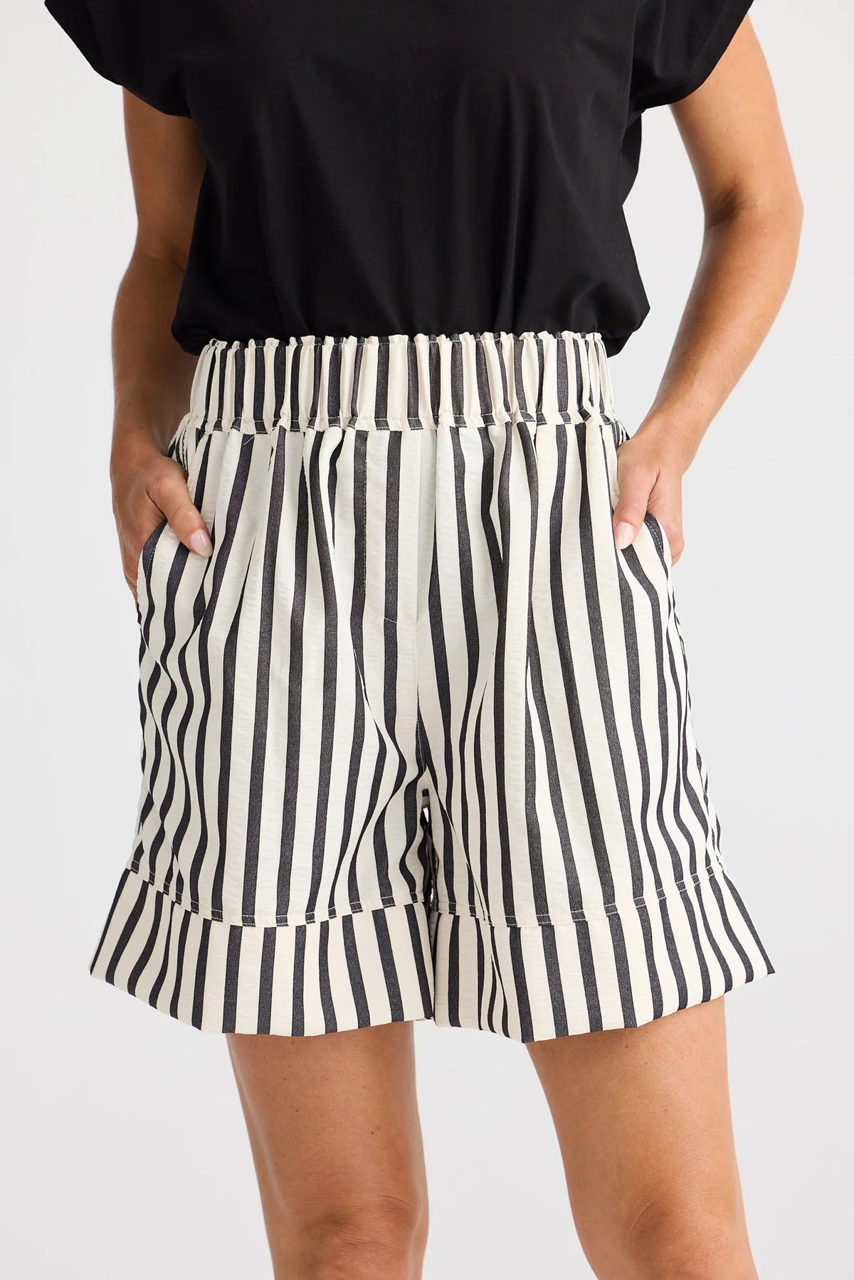 ESPLANADE SHORT
