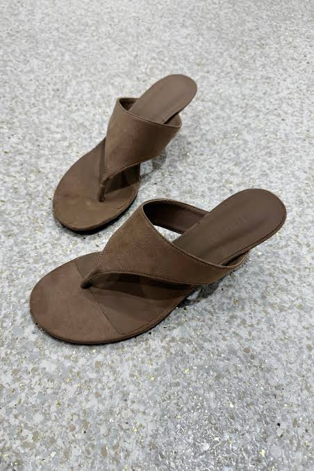 QUINCIE FAWN SUEDE