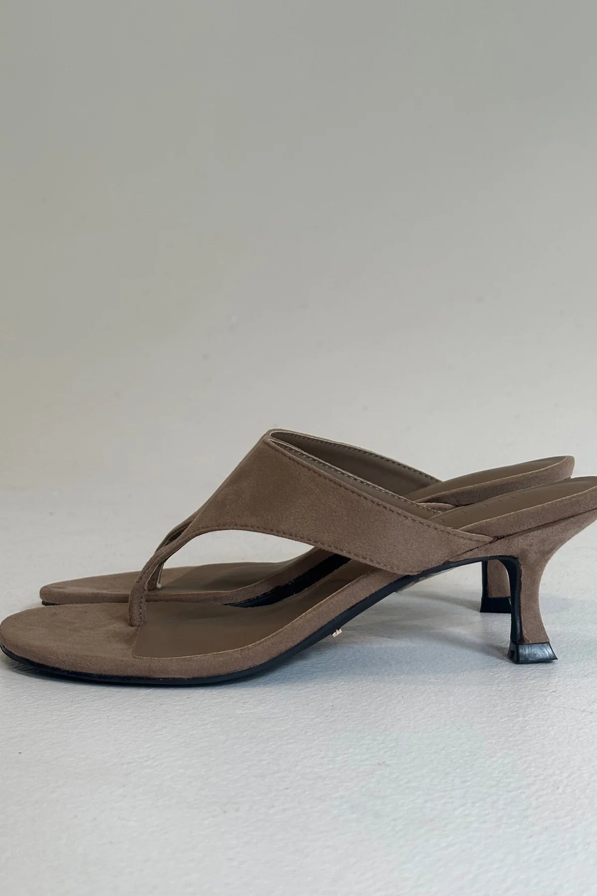 QUINCIE FAWN SUEDE