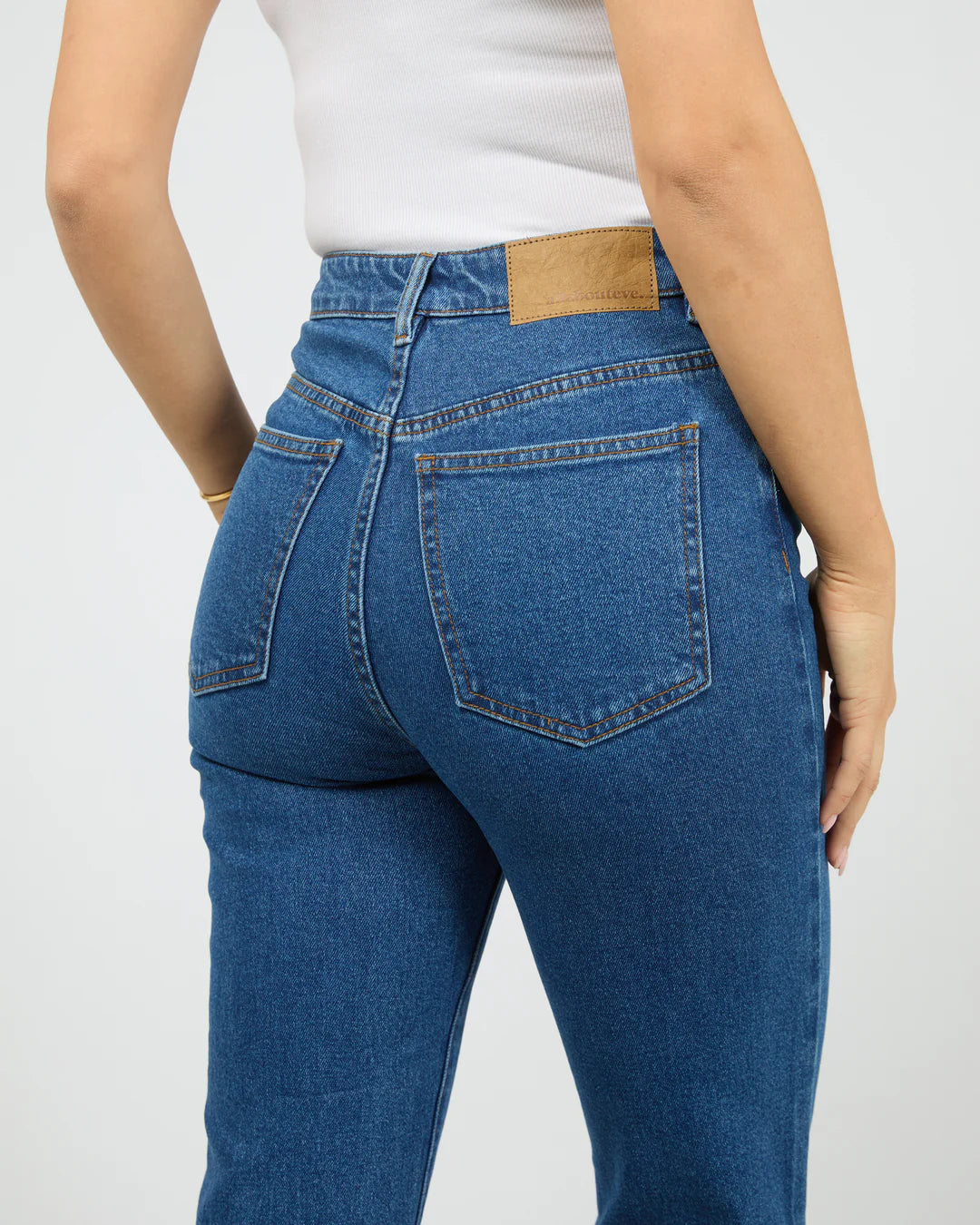 TIA FLARE JEAN