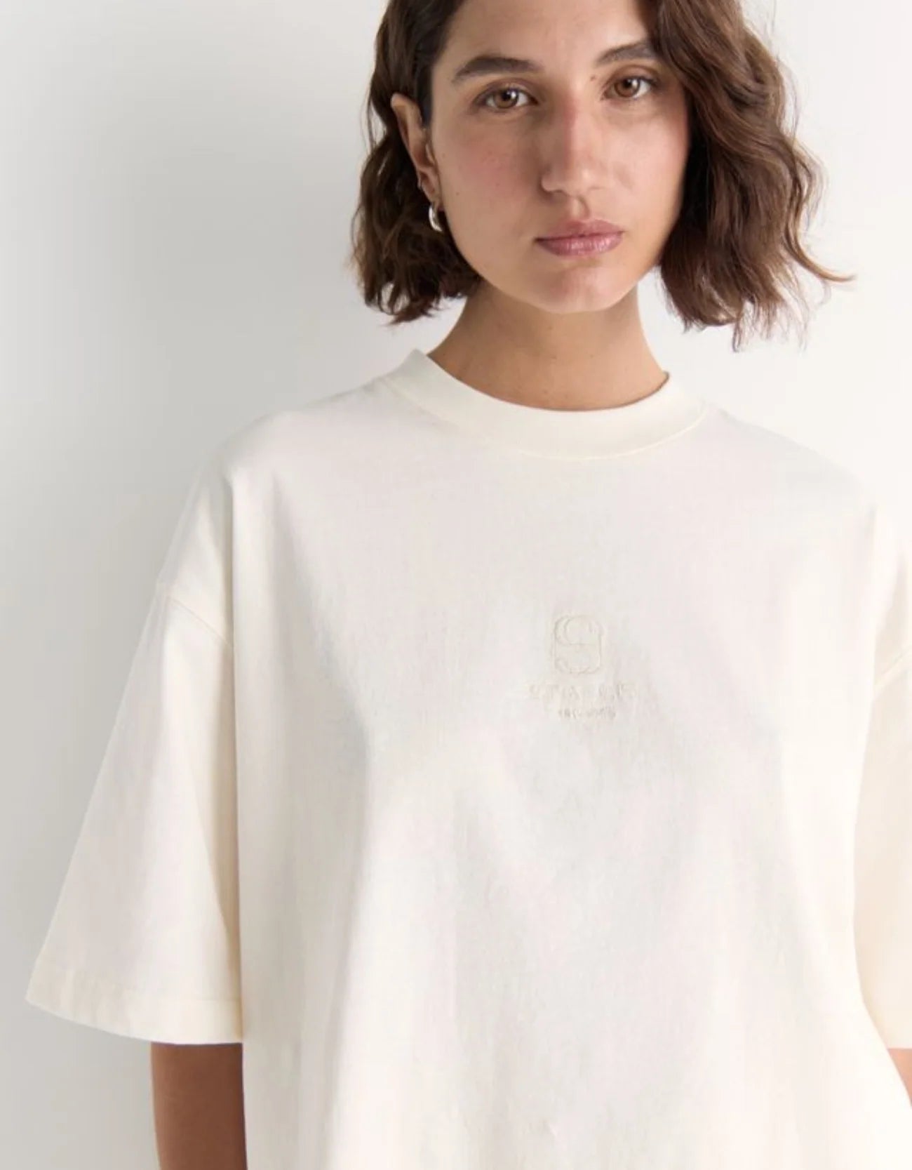 STAPLE EMBROIDERY TEE