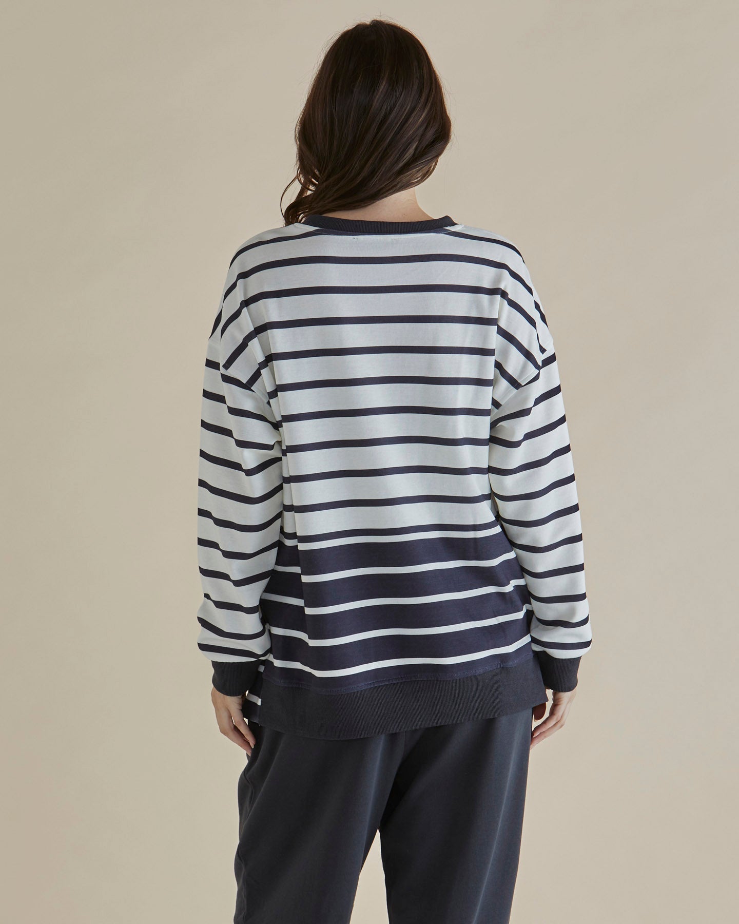 EASY CREW SWEAT